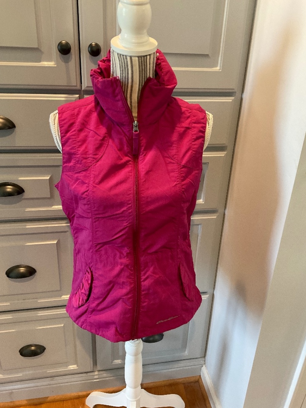 Eddie Bauer Plum Travex Travel Sleeveless Vest, Size S